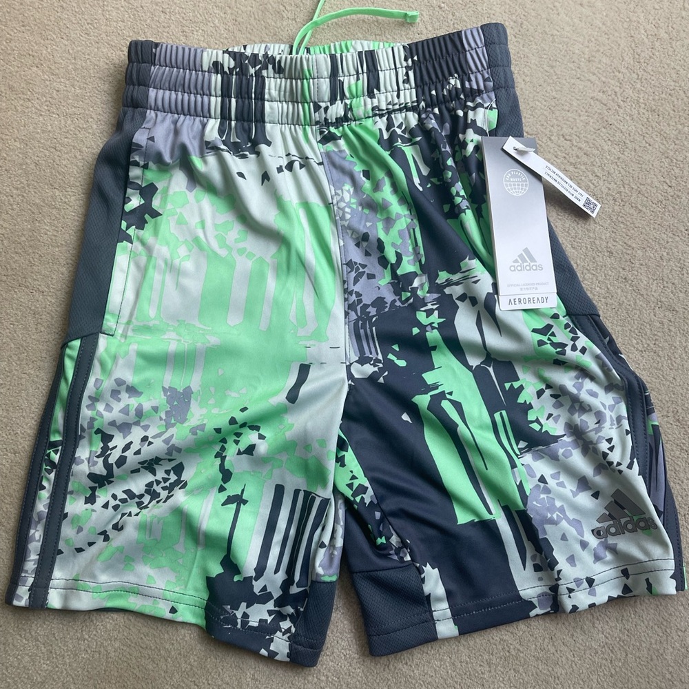 Adidas boys Aeroready Shorts - Size small (8) NWT